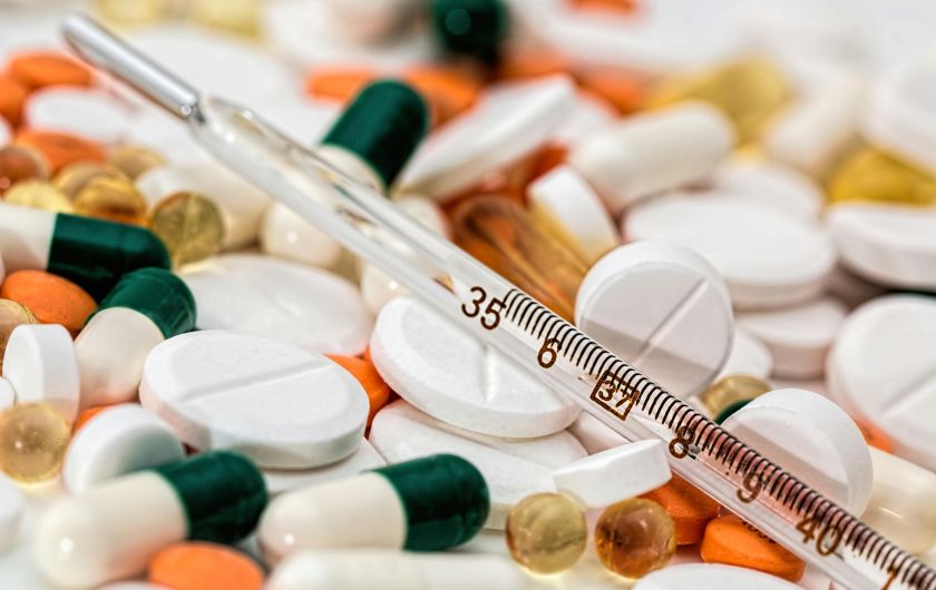 持有毒品刑責怎麼算？毒蕭律師教你秒懂持有各級毒品刑責、初犯減刑與戒癮治療