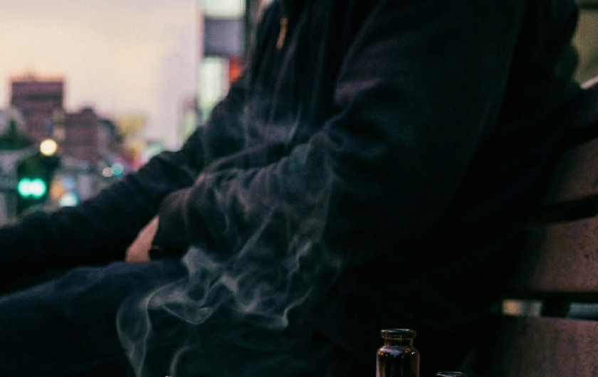 2026 喪屍菸彈罰則全解析：依托咪酯改列二級毒品，販賣、持有刑責與最新判決趨勢